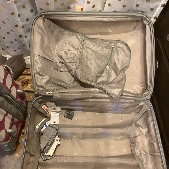 Travel Luggage Set - Picture 4 of 6